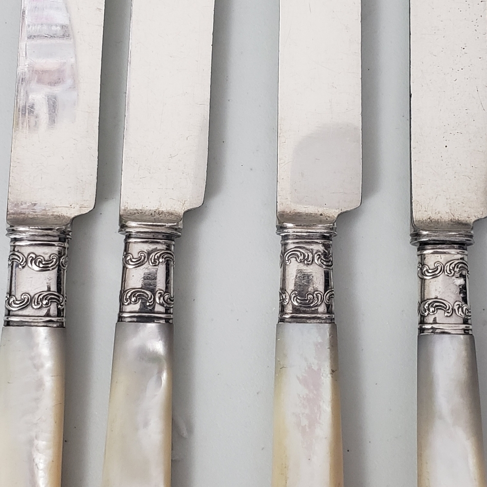 Landers, Frary & Clark Set of Mother-of-Pearl Handle Knives - 8 Pieces - Picture 4 of 16